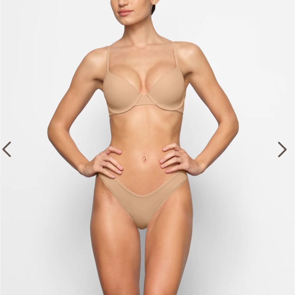 SKIMS Fits Everybody T-Shirt Bra, color: ochre, size: 36D